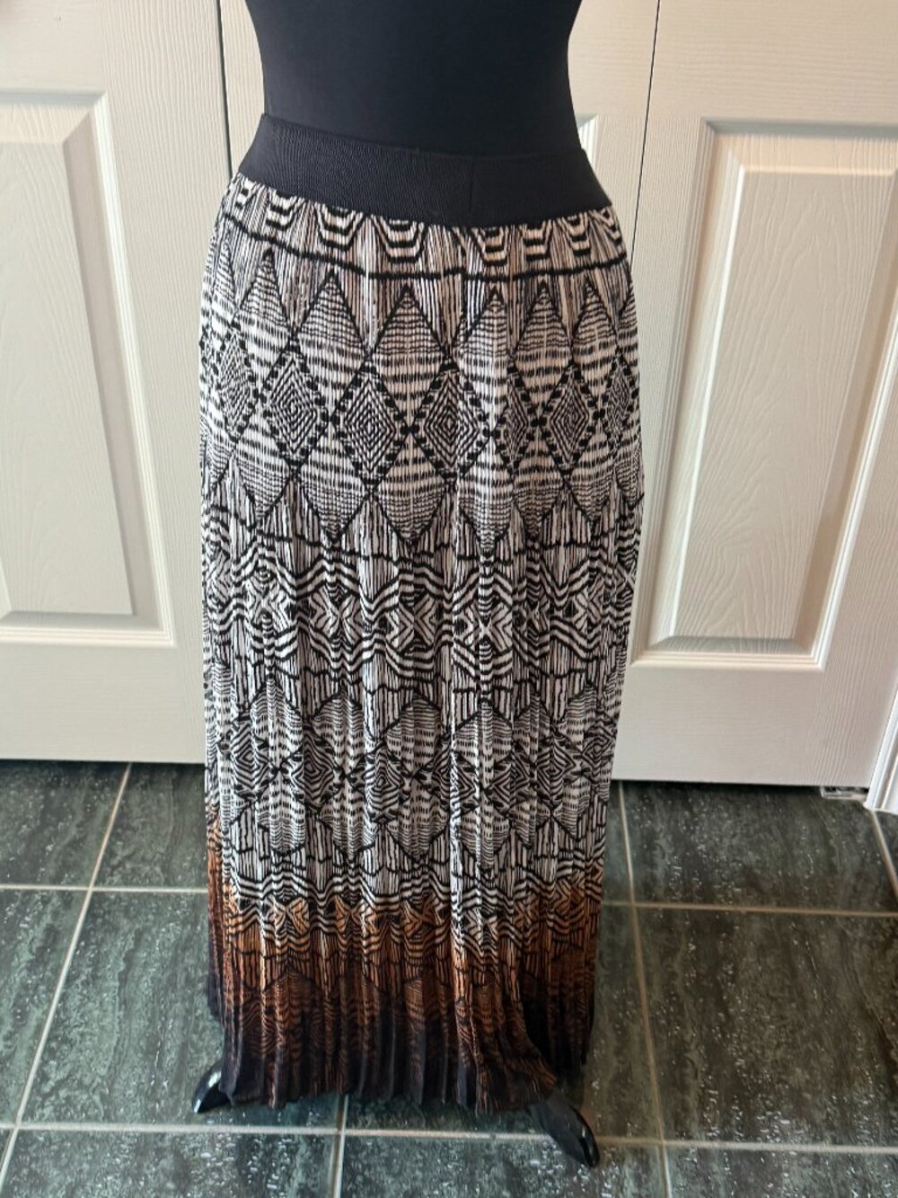 Bohemian Ruby Rd maxi skirt, size 10, black white, rust
